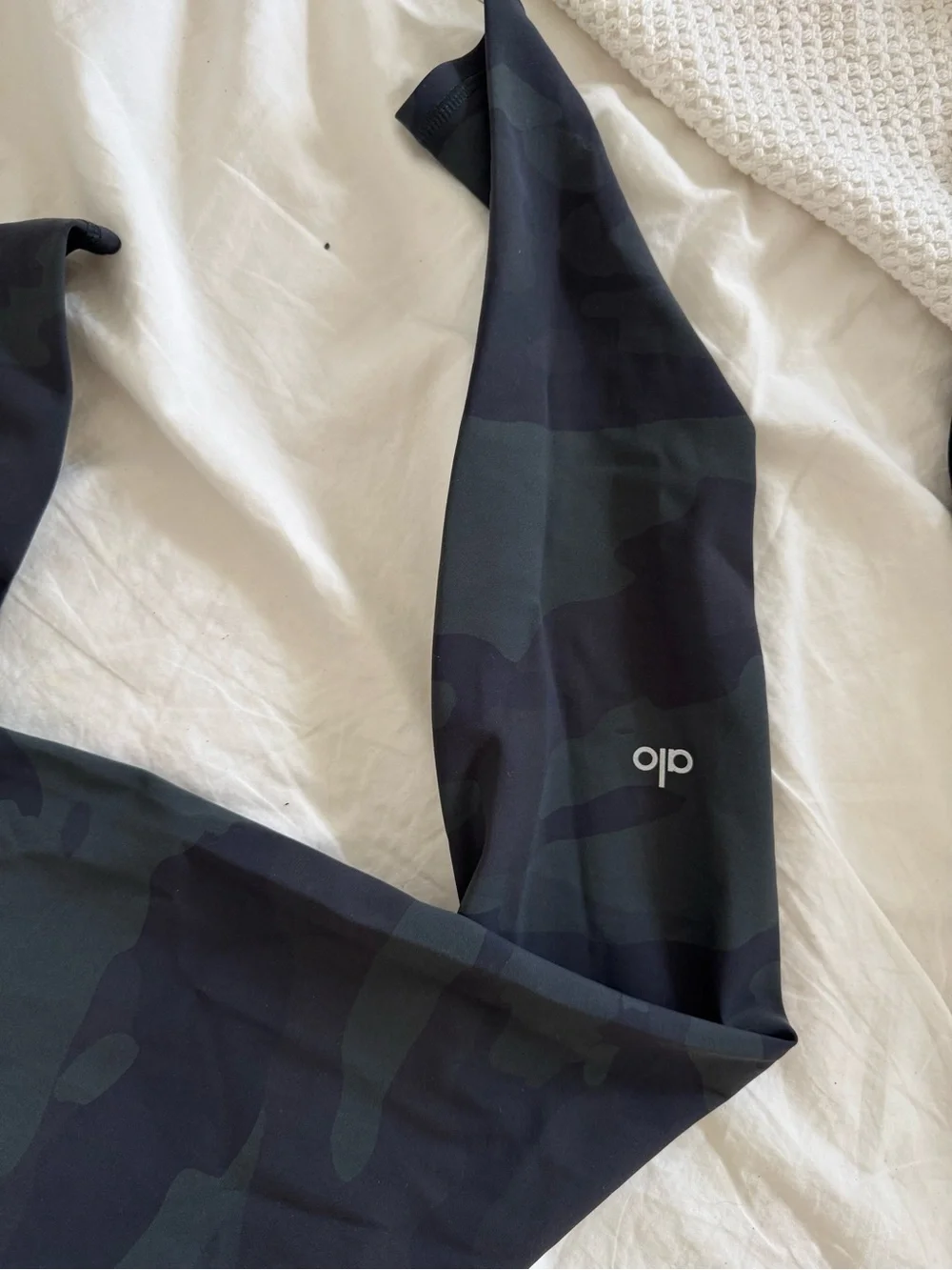 Alo Black and Dark Green Camo Leggings